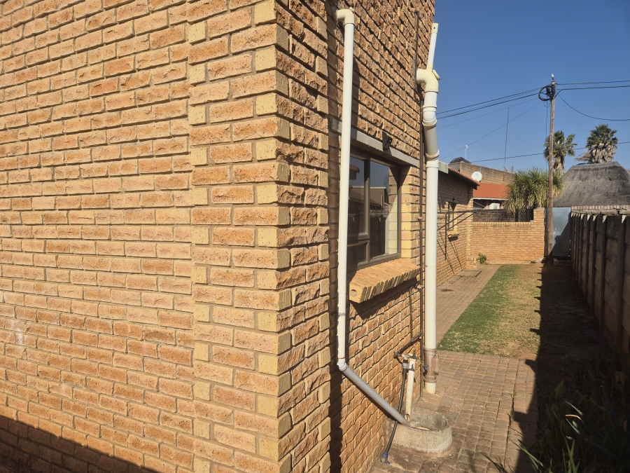 2 Bedroom Property for Sale in Flamwood North West